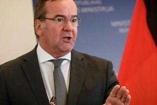 Rusko se připravuje na vojenský střet s NATO, uvedl německý ministr obrany - Echo24.cz